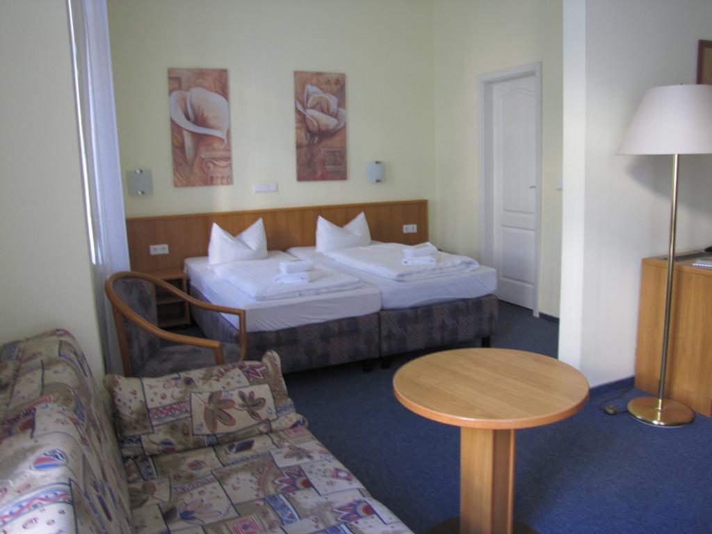 Central Hotel Гера Екстер'єр фото
