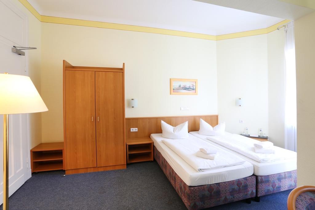 Central Hotel Гера Екстер'єр фото